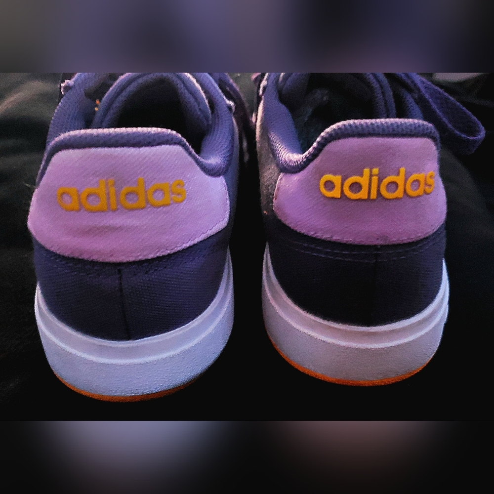 Purple Addidas girls shoes size 4 - Picture 2 of 7